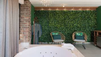 Comfort Chalet, Valley View | Bathroom | Hair dryer, bathrobes, towels, toilet paper