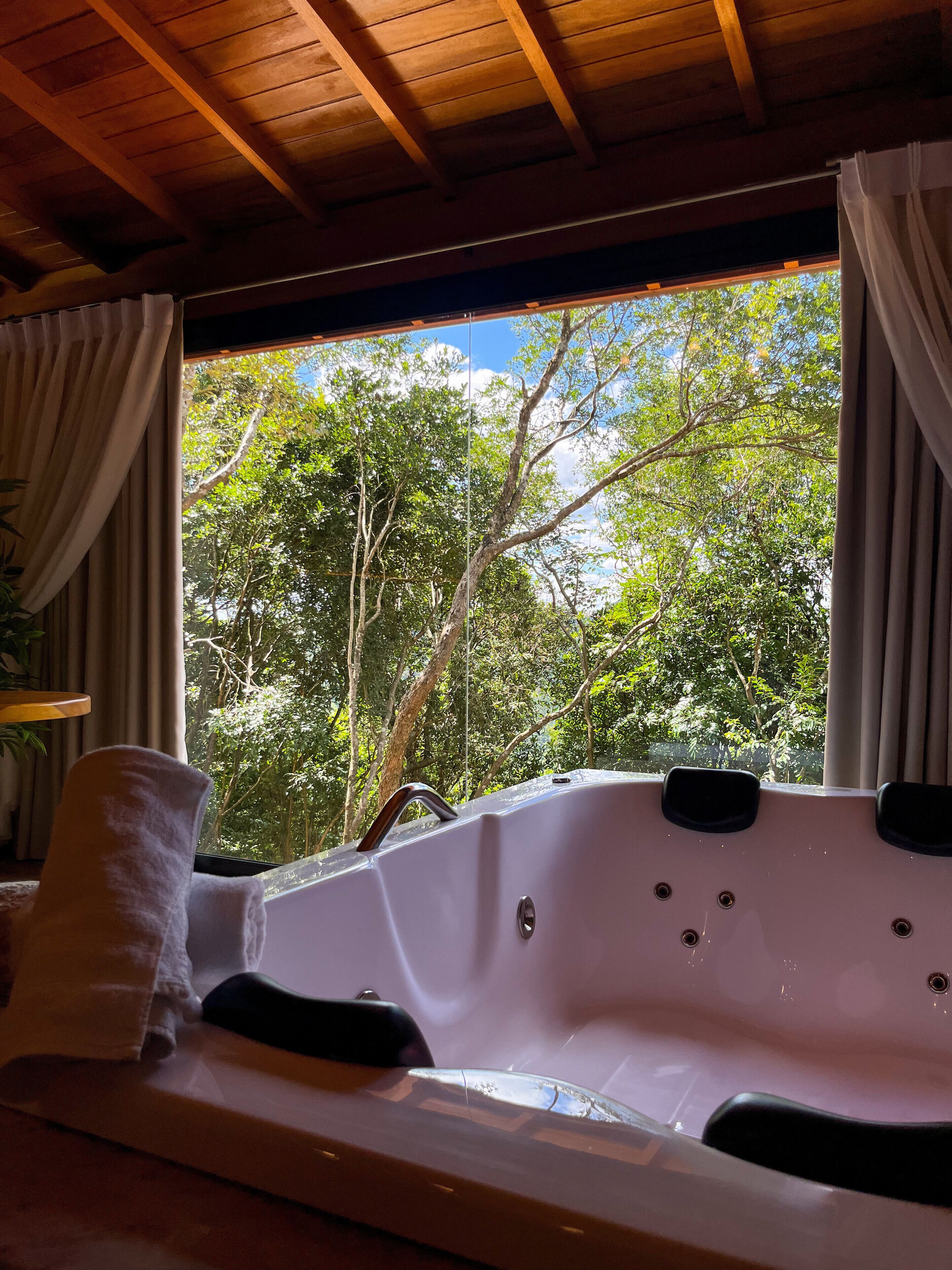 Nhà gỗ dành cho gia đình, quang cảnh thung lũng | Bồn tắm thủy lực