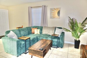 TV - Legendary Southern Charm. Short drive to NOLA and Downtown Houma (Houma)