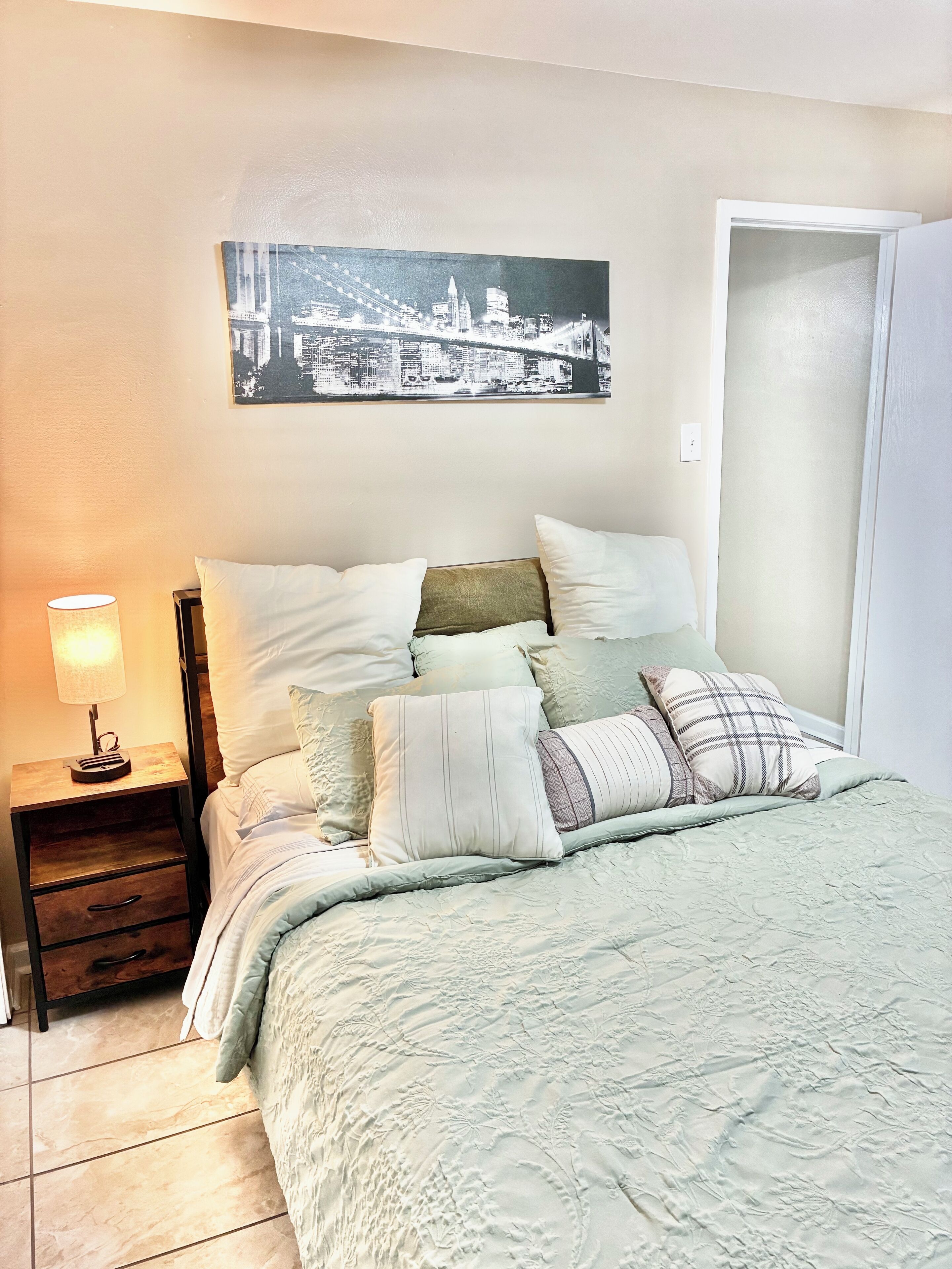 1 chambre, fer et planche à repasser, Wi-Fi gratuit, draps fournis