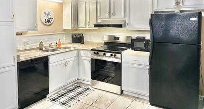 Legendary Southern Charm. Short drive to NOLA and Downtown Houma