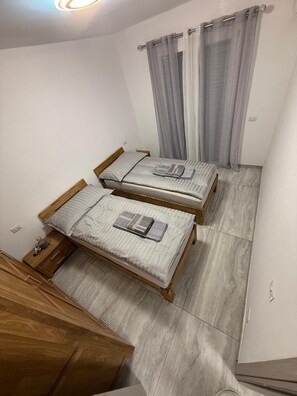 2 soverom, internettilgang og sengetøy