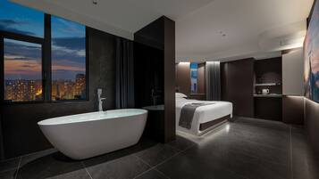 City Double Room | Bathroom | Hair dryer, towels, soap, shampoo