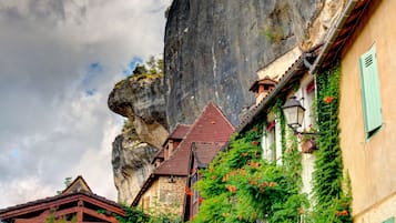 Free cots/infant beds