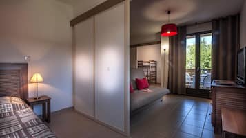 Free cots/infant beds