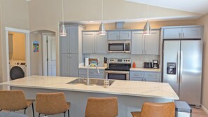 Fridge, microwave, oven, stovetop - Wood Duck - Modern, South of Sunriver, Hot Tub, A/C (Bend)