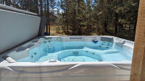 Wood Duck - Modern, South of Sunriver, Hot Tub, A/C