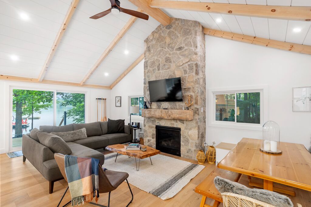 Cedar Sauna, Cedar Hot Tub, Lakeside Fire Pit, Private Beach | La Dolce Muskoka - Gravenhurst