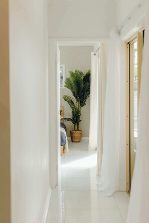 7 habitaciones, tabla de planchar con plancha, cuna de viaje y wifi 