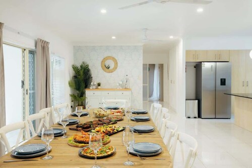 Seednest 7 bedroom beach house Pool &Game Room