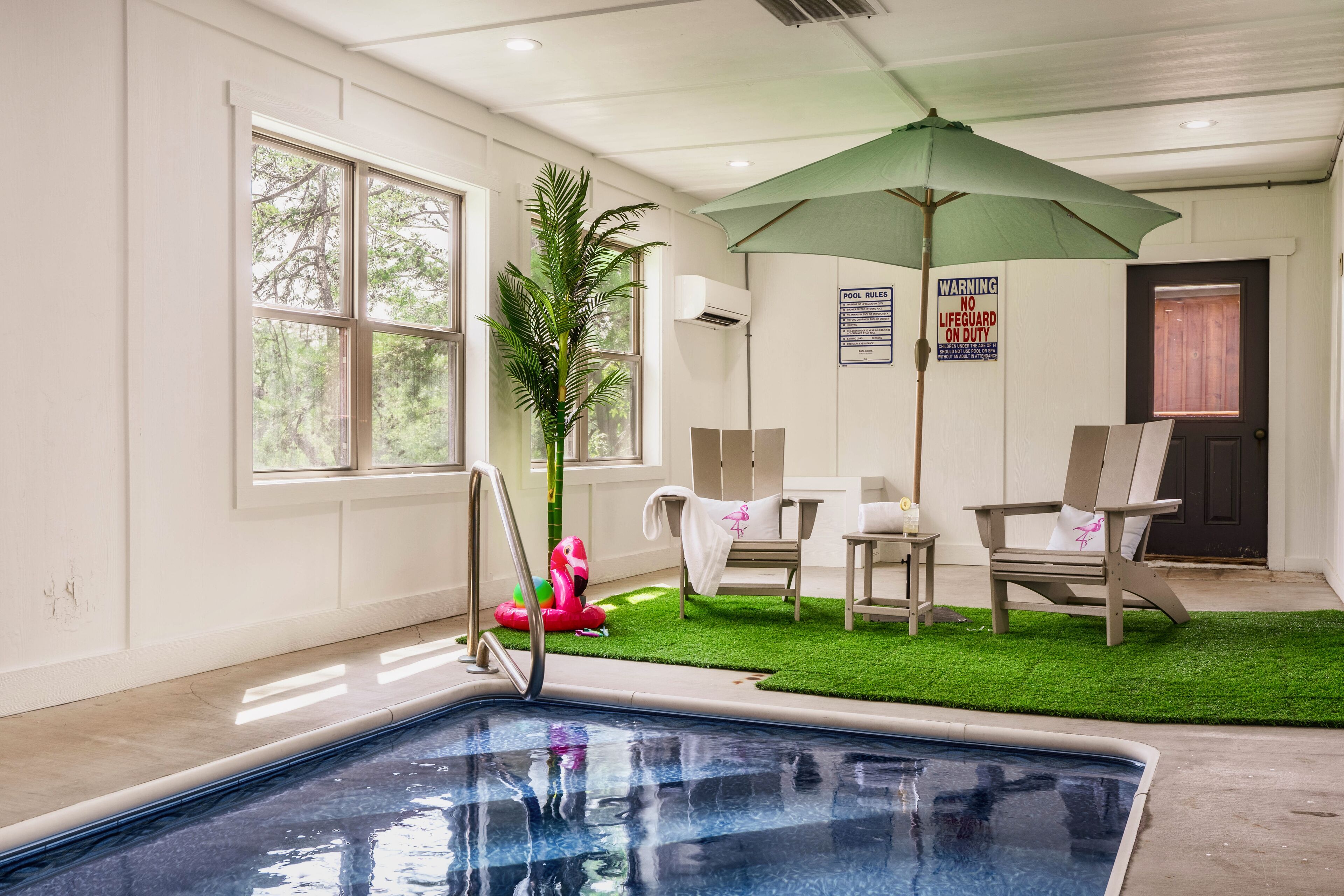 屋内プール、温水プール