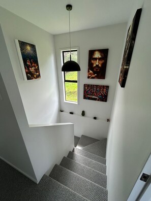 المنشأة من الداخل