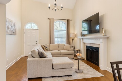 Modern Comfort Meets Homey Charm – Your Perfect 3-Bedroom Getaway