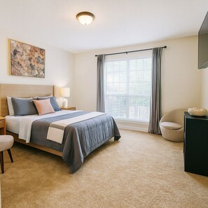 3 habitaciones, escritorio, tabla de planchar con plancha y wifi gratis 