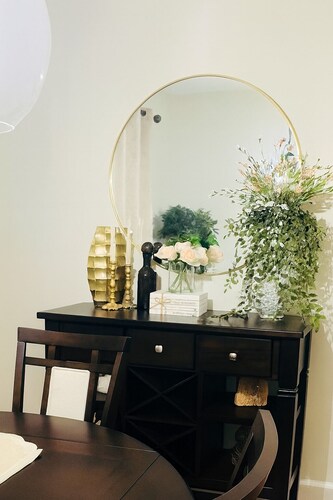 Modern Comfort Meets Homey Charm – Your Perfect 3-Bedroom Getaway