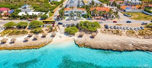 Stay just one minute from beautiful Boca Catalina Beach in this contemporary 4-bedroom luxury villa with private pool. - Luxury 4BR Villa | Private Pool | Steps to Beach - Costa Catalina 2 by Bocobay (Noord)