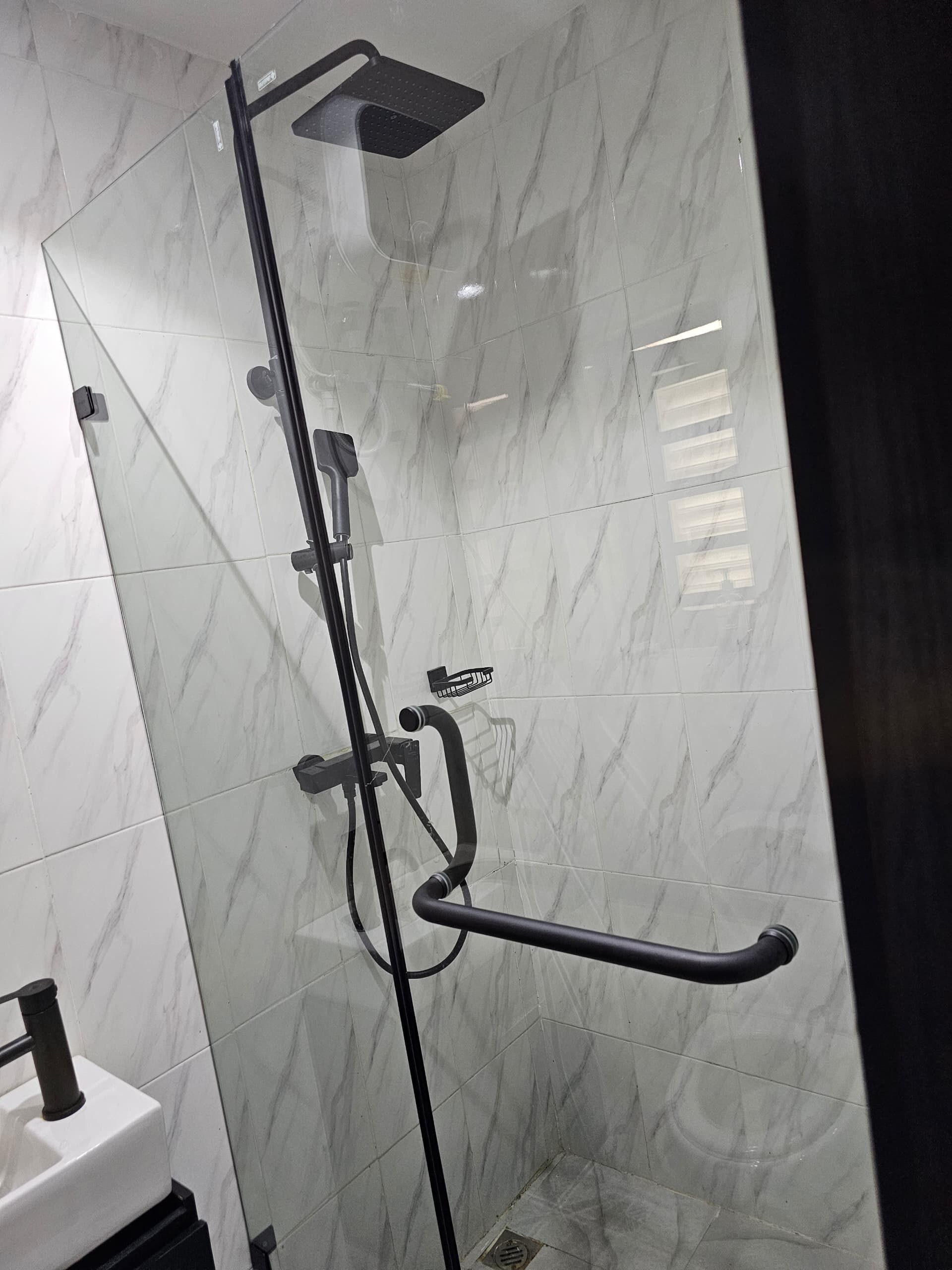 Dusche, Handtücher, Seife, Toilettenpapier