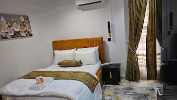 1 bedroom, iron/ironing board, free WiFi, bed sheets