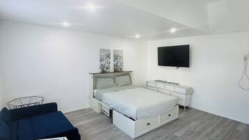 1 bedroom, free WiFi, bed sheets