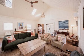 TV, fireplace, books, stereo