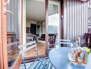 Outdoor dining - L'aiguille noire by Interhome (Saint Gervais)