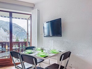 Dining - L'aiguille noire by Interhome (Saint Gervais)