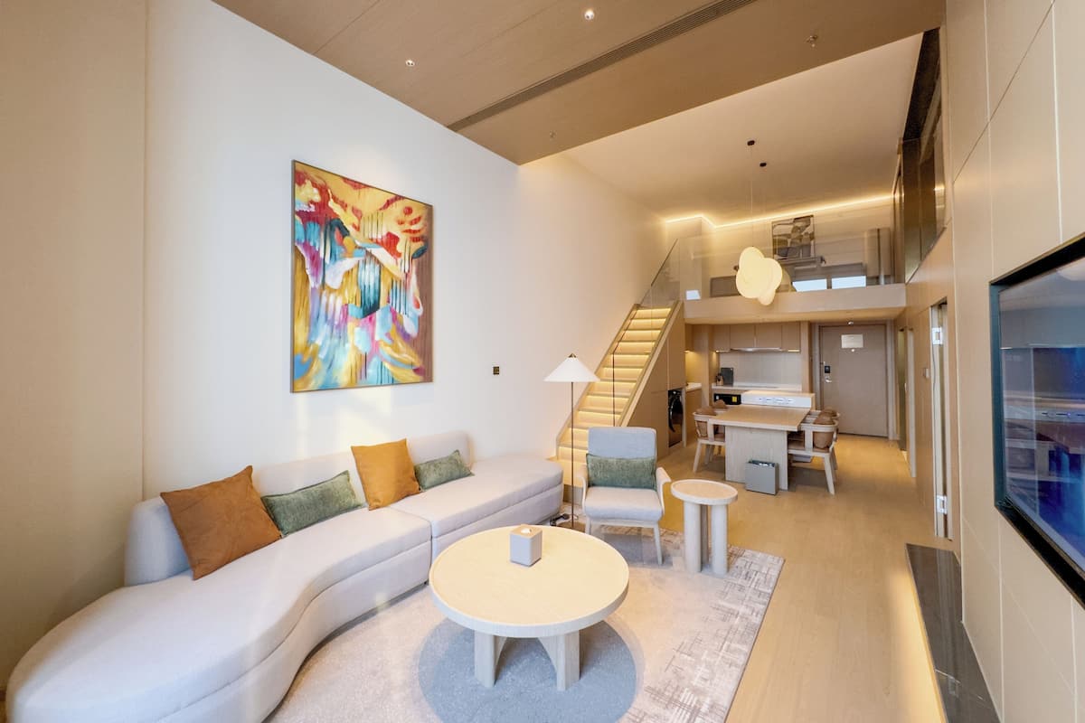 奢華套房 | 高級寢具、羽絨被、舒適加層、獨特裝潢