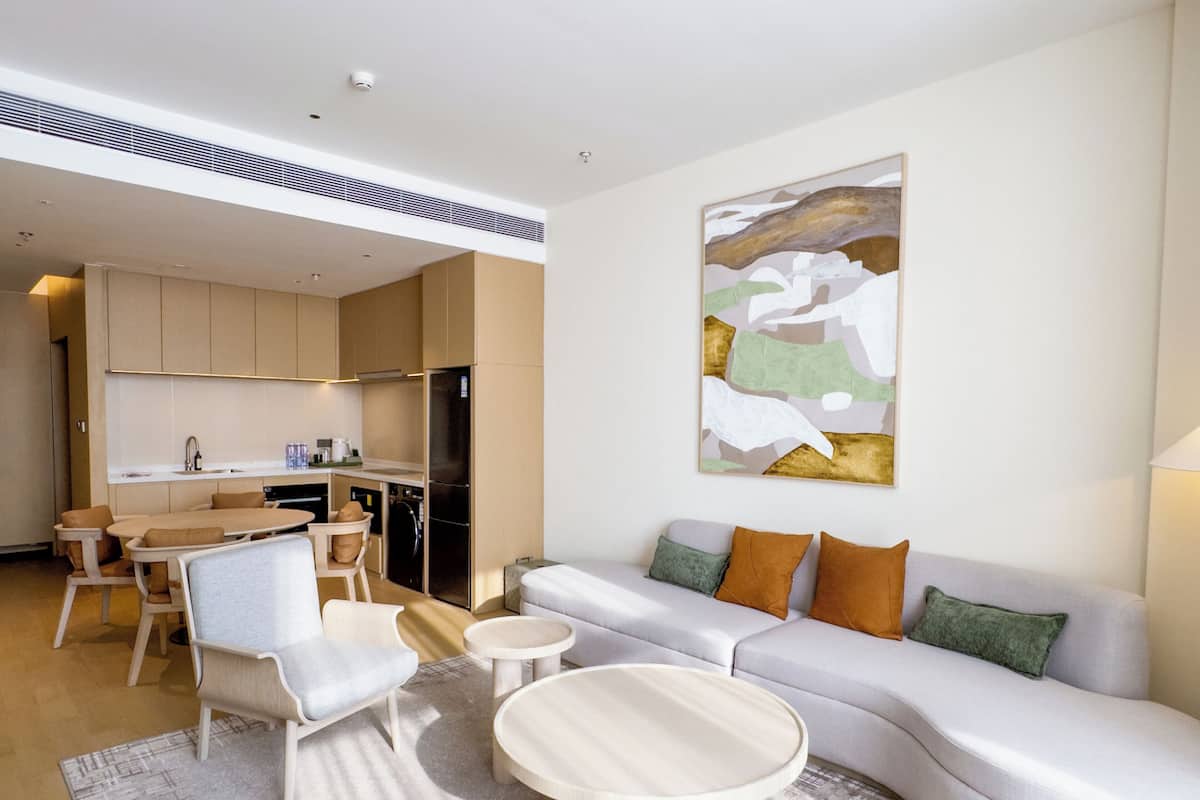 高級套房 | 高級寢具、羽絨被、舒適加層、獨特裝潢