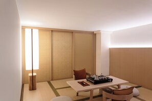 Sengetøy av topp kvalitet, dundyner og senger med overmadrass