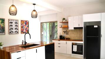 Micro-ondas, fogão, cooktop, lava-louças