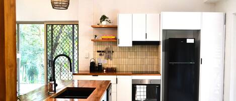 Mikrowelle, Ofen, Herdplatte, Geschirrspüler