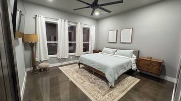 2 bedrooms, desk, free WiFi, bed sheets