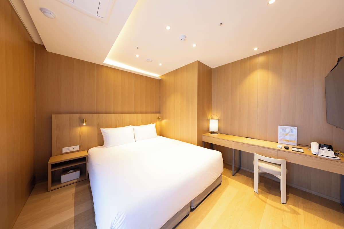 In-room safe, free WiFi