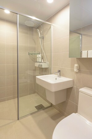 غرفة فردية - منظر للمدينة | حمام | خف للقدمين