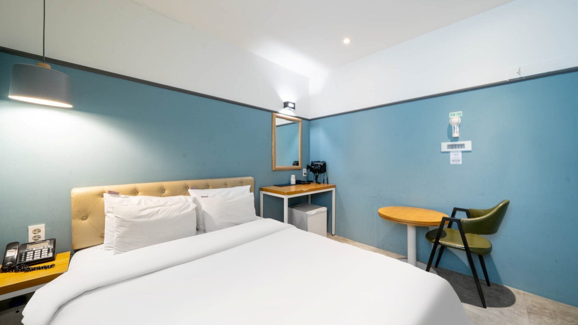 Premium Room | Hypo-allergenic bedding, individually decorated, individually furnished