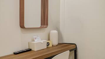 Premium Twin Room | Hypo-allergenic bedding available, soundproofing, WiFi (free)