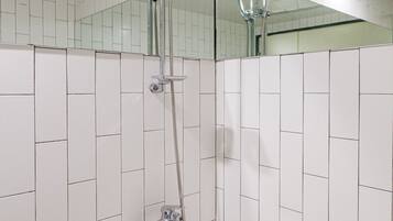 VIP Room | Bathroom | Hair dryer, slippers, bidet, towels