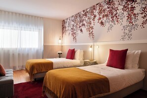 3 chambres, fer et planche à repasser, Wi-Fi, draps fournis