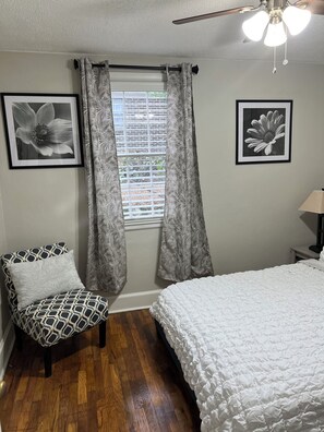 2 bedrooms, iron/ironing board, WiFi, bed sheets - Perfect 2-bedroom house with AC in charming Augusta (Augusta)