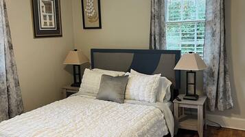 2 makuuhuonetta, silitysrauta/-lauta, Wi-Fi, vuodevaatteet