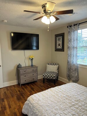 2 quartos, ferros/tábuas de passar roupa, Wi-Fi, roupa de cama