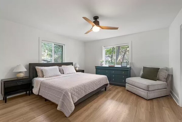 3 habitaciones, escritorio, cuna de viaje y wifi gratis 