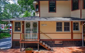 Exterior detail - Family Lake Days - Walk to Beach, Shows, Ice Cream (Mount Gretna)