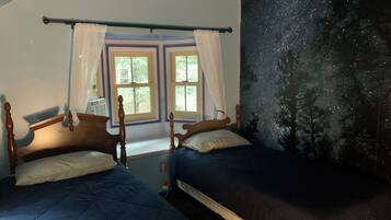 3 bedrooms, iron/ironing board, free WiFi, bed sheets