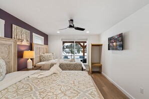 9 bedrooms, iron/ironing board, free WiFi, bed sheets - Blue Haven 9BR New Lakefront Estate, Dock, Sauna, Elevator, Sleeps 34 (Lake Harmony)
