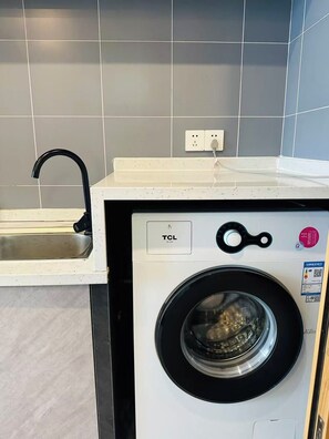 Kamar Comfort | Tirai kedap cahaya, Wi-Fi gratis, dan seprai linen