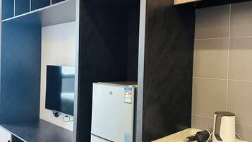 Kamar Klasik, pemandangan kanal | Tirai kedap cahaya, Wi-Fi gratis, dan seprai linen