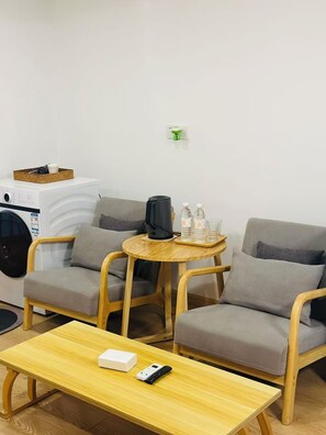 Economy Room | Blackout curtains, free WiFi, bed sheets