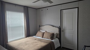2 chambres, fer et planche à repasser, accès au Wi-Fi (inclus)