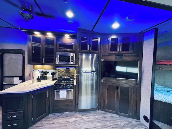 電子レンジ、オーブン、コンロ